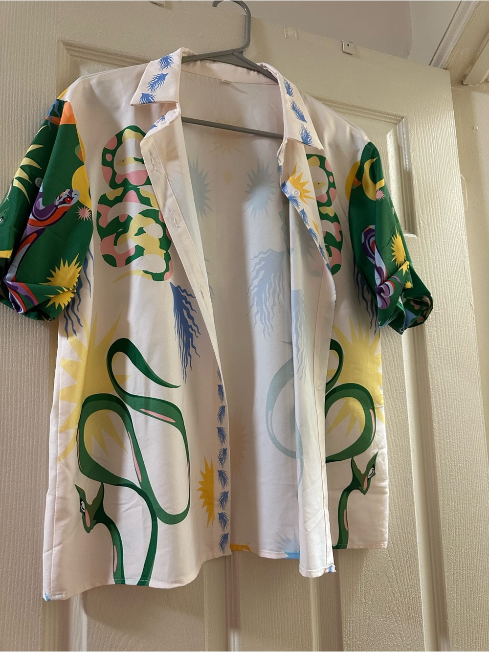 Graphic Snake Print Short Sleeve Shirt - Green & White